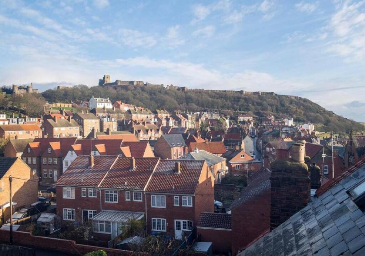 Sandmartin - Top Floor 3-Bed Apartment Sea Views & Parking Scarborough Exterior photo